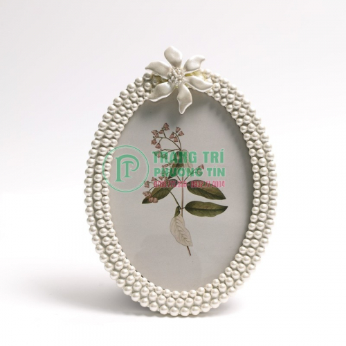 Khung ova sang trọng hoa phía trên