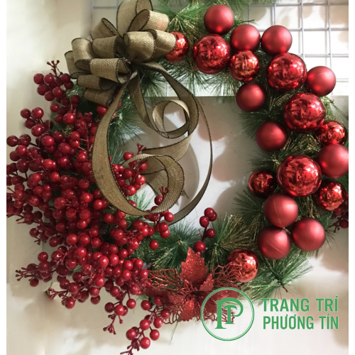 Vòng nguyệt quế nơ quả châu, lá thông