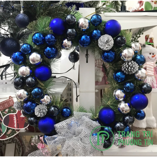 Vòng nguyệt quế nhiều quả châu xanh