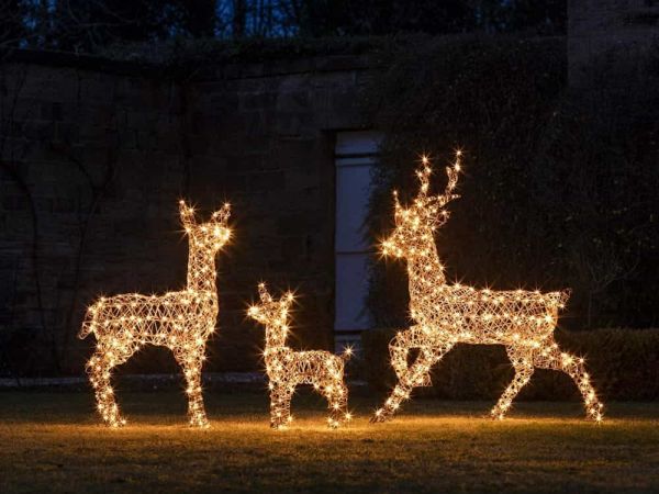 Các cách trang trí tuần lộc đẹp cho quán cafe