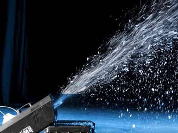 Máy tạo tuyết giả Noel và tạo không khí Noel