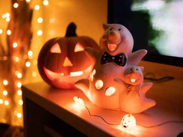 Ý tưởng trang trí Halloween dành cho quán cafe