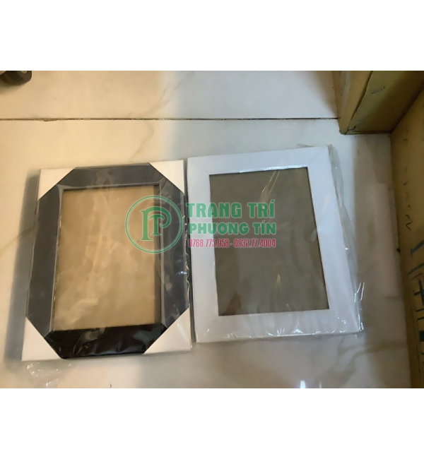 Khung hình đơn giản nhựa cứng