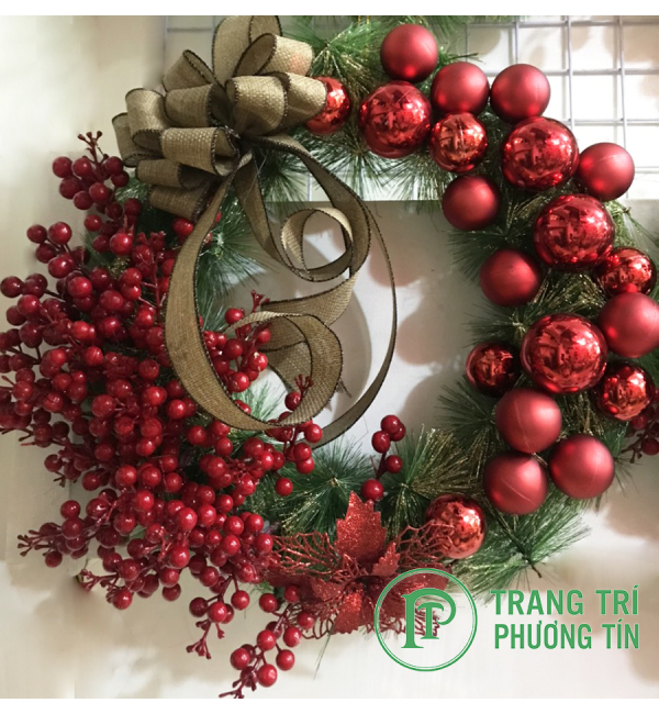 Vòng nguyệt quế nơ quả châu, lá thông