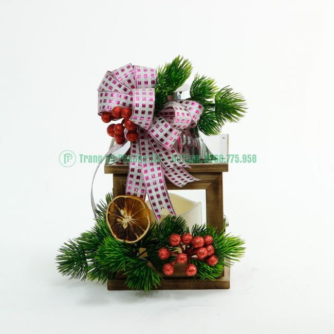 Đèn lồng có trang trí giáng sinh 