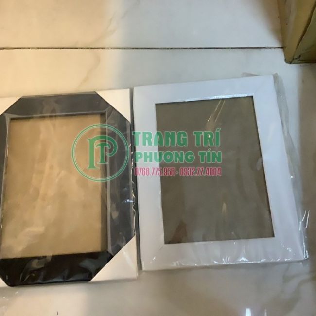 Khung hình đơn giản nhựa cứng