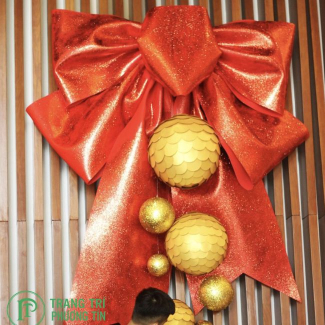 Nơ đỏ trang trí Giáng Sinh