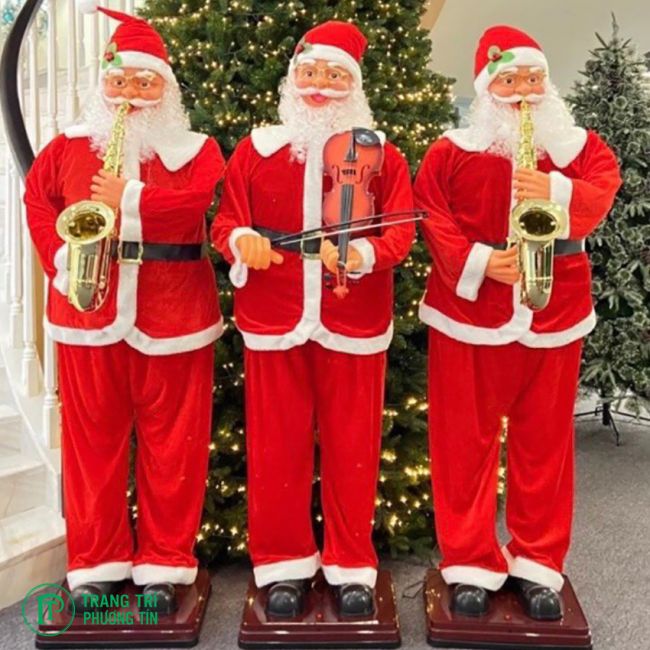 Ông già Noel đàn hát cao 1,8 m