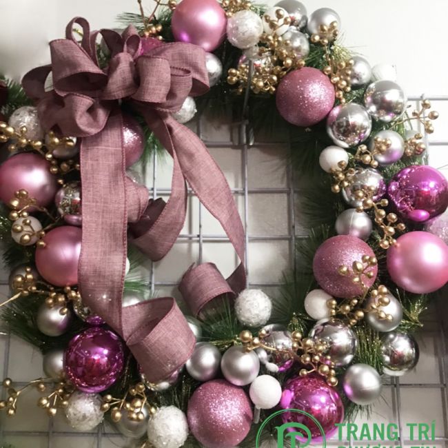 Vòng nguyệt quế nơ hồng quả châu hồng
