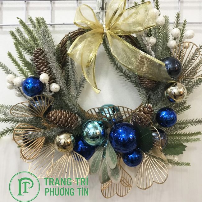 Vòng nguyệt quế quả châu xanh trang trí