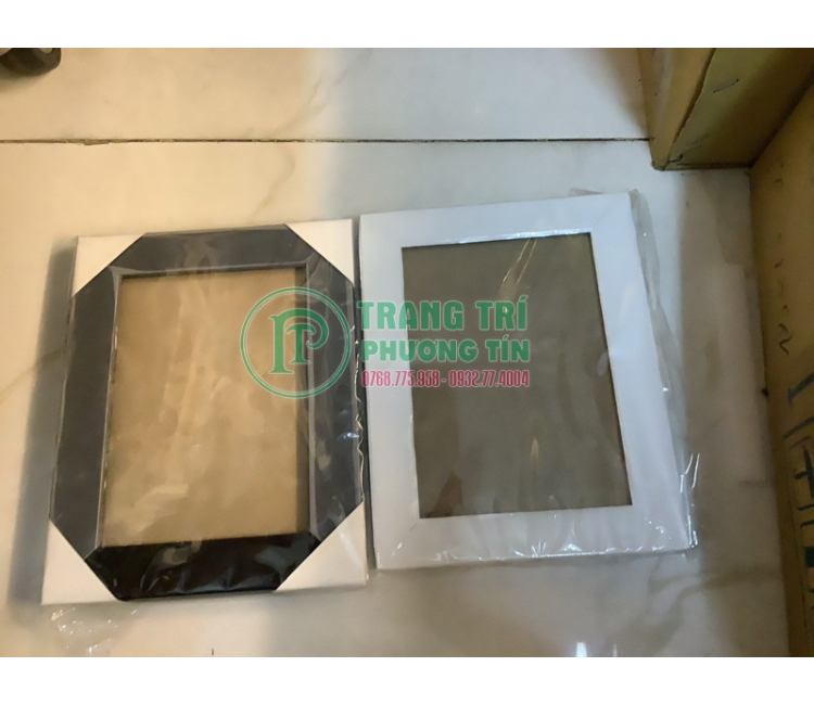 Khung hình đơn giản nhựa cứng