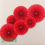 Quạt giấy đỏ may mắn