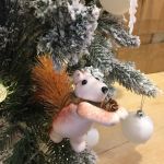 Sóc trang trí cây thông Noel