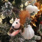 Sóc trang trí cây thông Noel