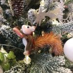 Sóc trang trí cây thông Noel