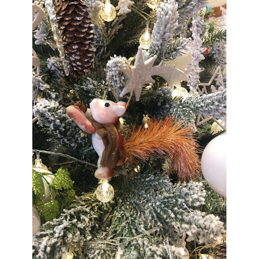 Sóc trang trí cây thông Noel